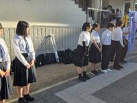 １年５組　挨拶運動
