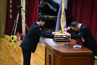 卒業生授与代表生徒
