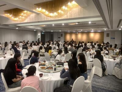 夕食会場の様子