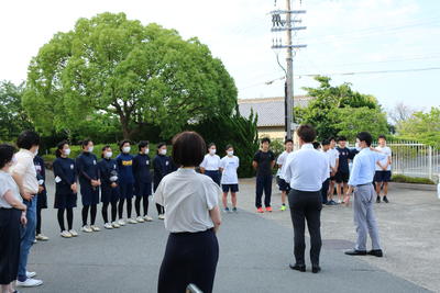 お帰りになる前に運動部に激励をいただきました