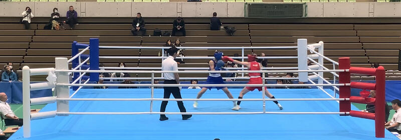 19日、判定勝ちをした田村選手（赤ユニ）