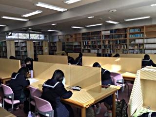 図書室より 兵庫県立姫路東高等学校