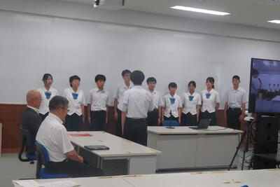 2年生1年生は新しい制服となり、姫商の新たな伝統を築いてください。