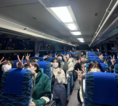 バス車内の様子