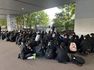 伊丹空港の集合の様子