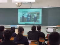 対面式は教室のプロジェクターを使用して･･。