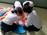 クラス旗を作成中