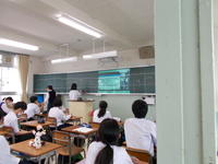 企画について討議中