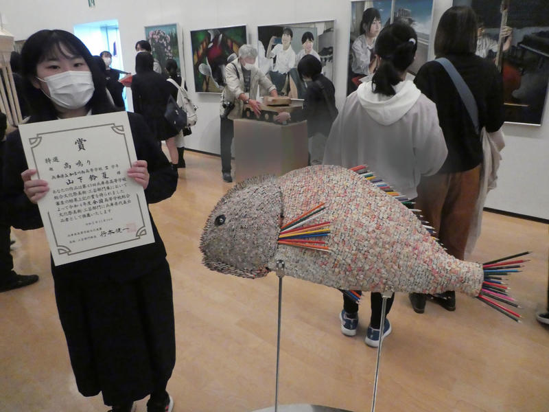 作品と制作者の山下さん