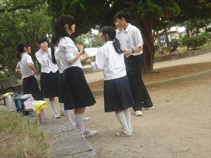 ５