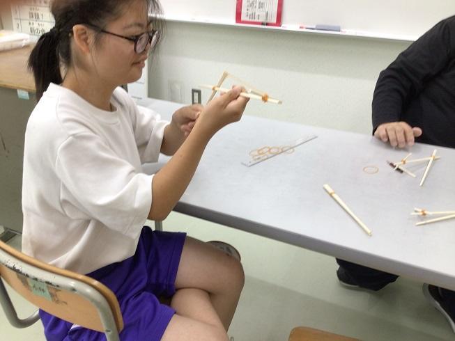 輪ゴム鉄砲、試射いきま～す。