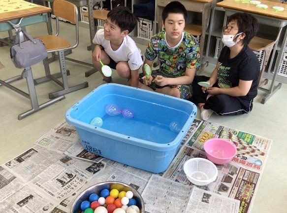 ウチは風船釣りです。