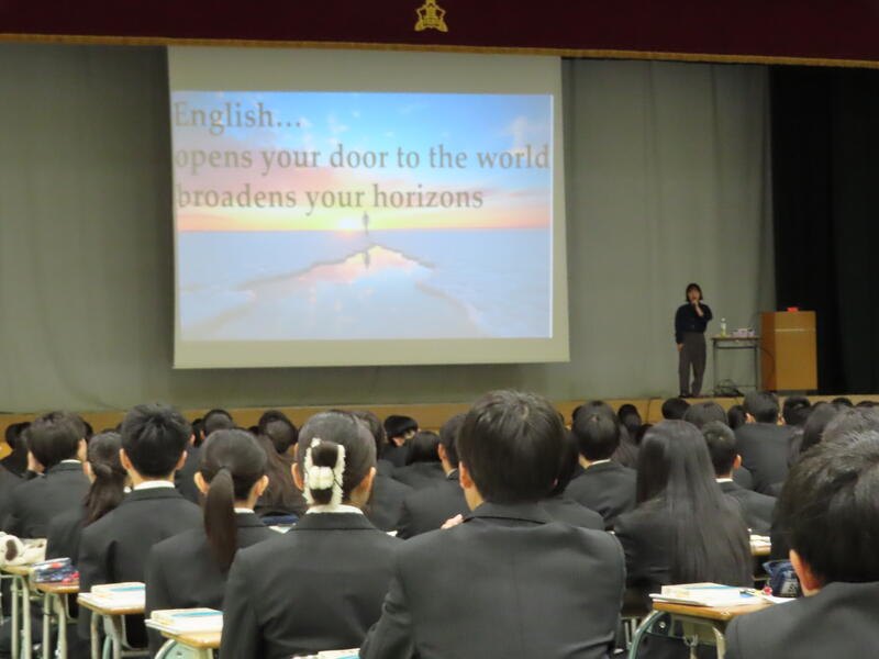 英語のガイダンスの様子
