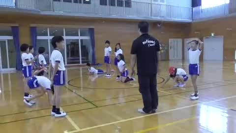 跳び箱抱え跳び（久下小学校）