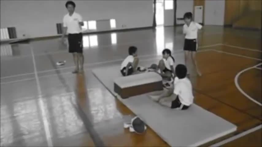 マット着地のコツ（川辺小学校）